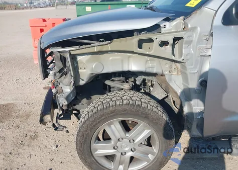 2008 Toyota Tundra Limited 5.7L V8 z USA, uszkodzony, nr VIN 5TFBV58188X047851